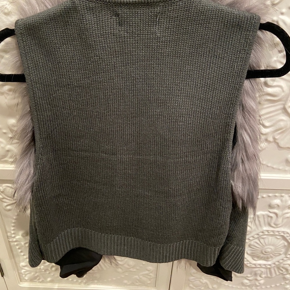 Metric knits faux fur knit vest M - Picture 2 of 3